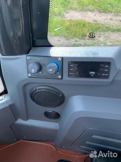 Фронтальный погрузчик BIZON 925, 2023