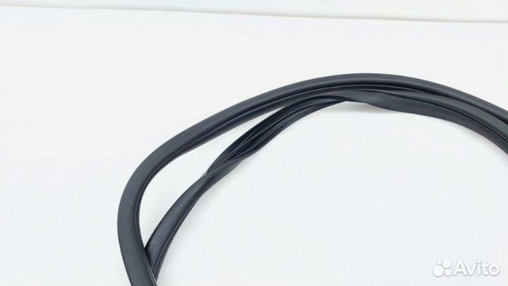 Уплотнитель проема двери передний правый Hyundai