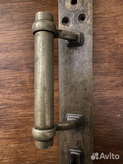 Старинная дверная ручка