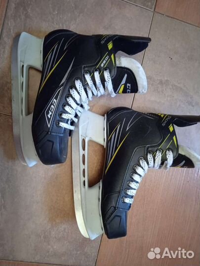 Коньки хоккейные 39 размер