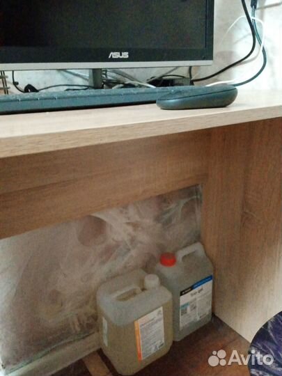 Стол письменный компьютерный