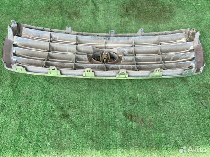 Решетка радиатора Toyota Land Cruiser UZJ200 2008