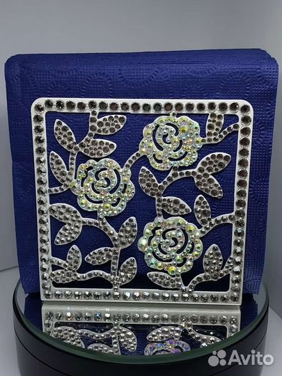 Салфетница металлическая со стразами