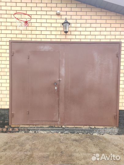Ворота гаражные металлические распашные