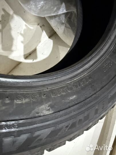 Bridgestone Blizzak Revo GZ 215/60 R16