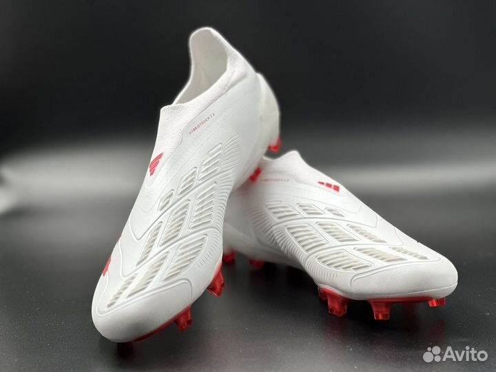 Футбольные бутсы adidas predator