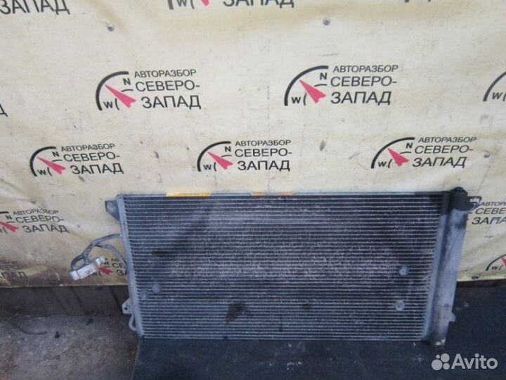 Радиатор кондиционера Audi Q7 4LB BUG