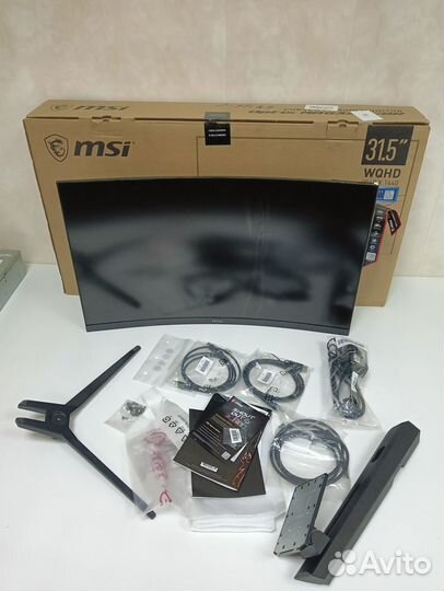Игровой монитор MSI MAG322CQR