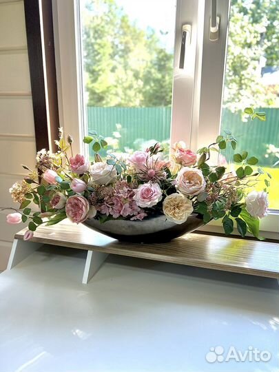 Искусственные цветы в кашпо