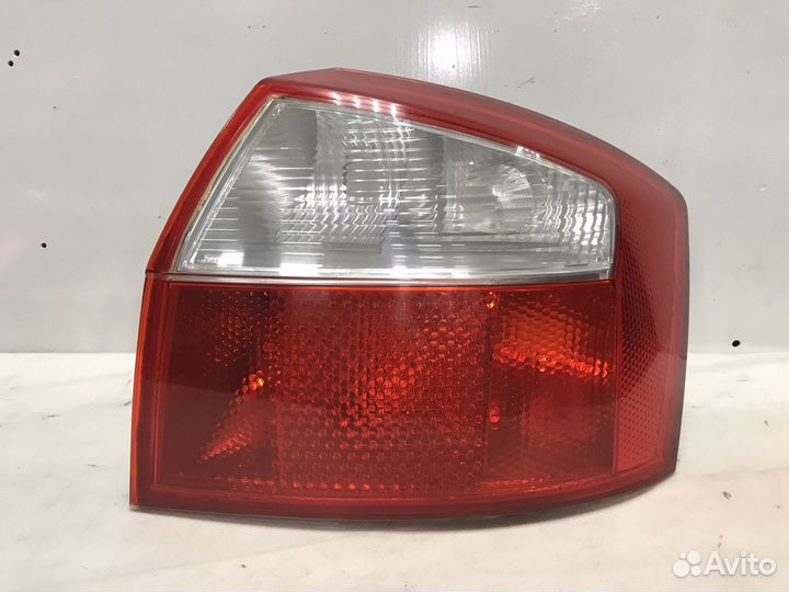 Фонарь задний правый седан Audi A4 B6