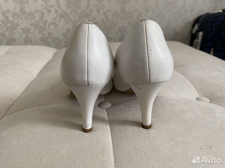 Туфли белые 38 размер