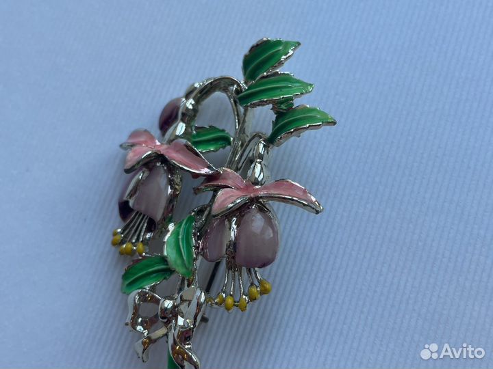 Букет фуксия Exquisite брошь винтаж Англия