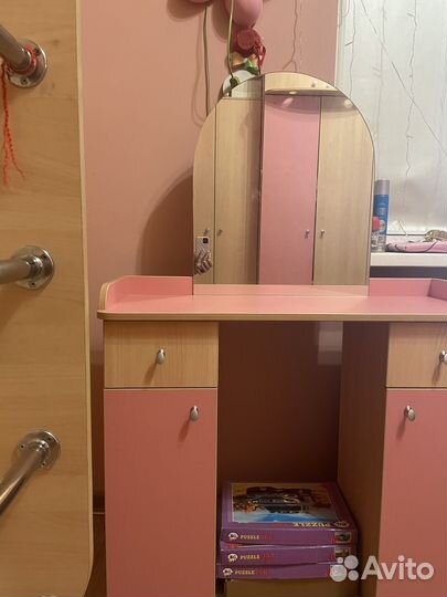 Мебель в детскую комнату для двух девочек