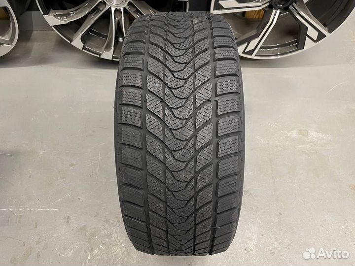 Delinte Winter WD1 235/45 R17 97T