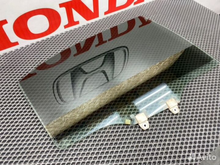 Стекло двери заднее правое Honda Accord 8 CU