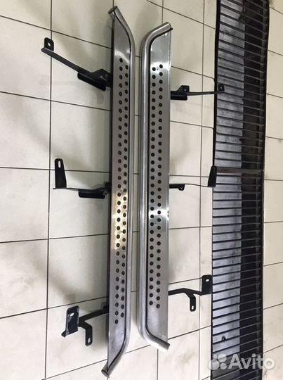 Пороги из нержавеющей стали универсальные