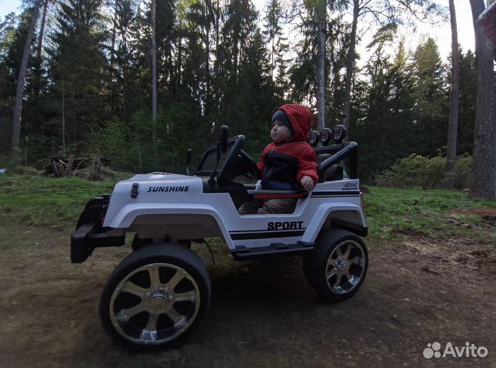 Детский электромобиль