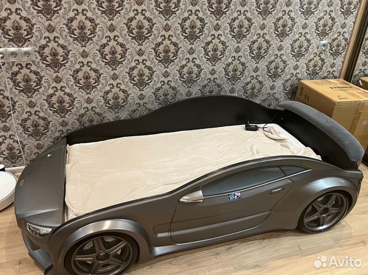 Детская кровать машина с матрасом