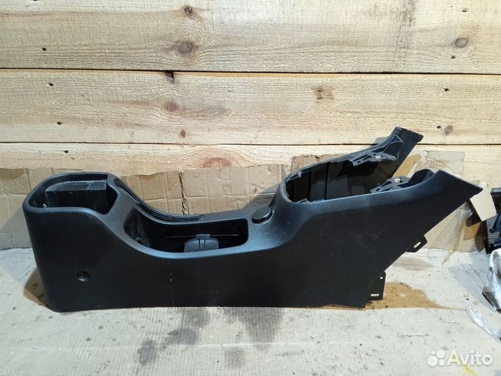 Консоль центральная Chevrolet Cruze