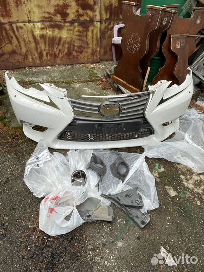 Бампер передний на lexus is 250 3 поколение