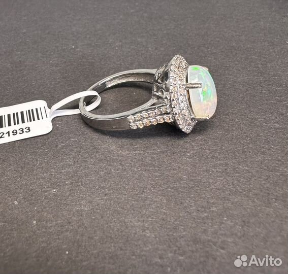 Кольцо с опалом и бриллиантами