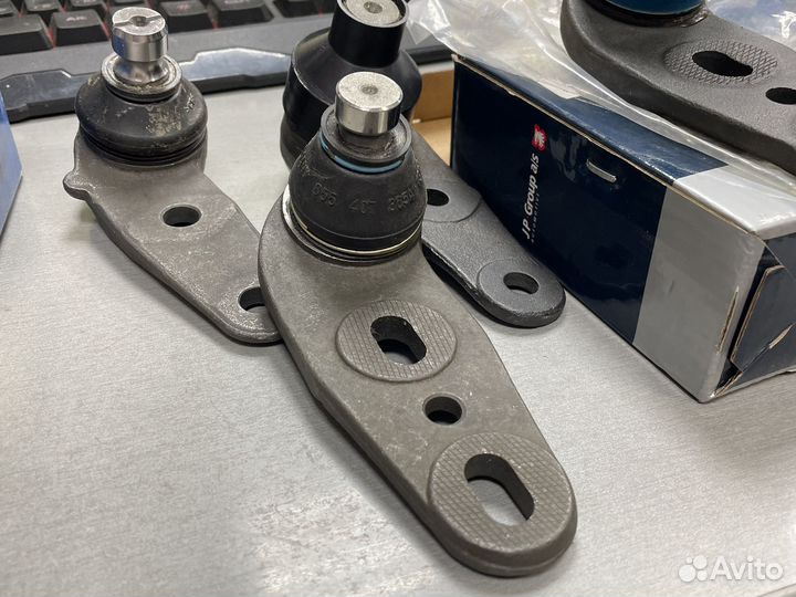 Шаровая audi 80 d.17-19 R L