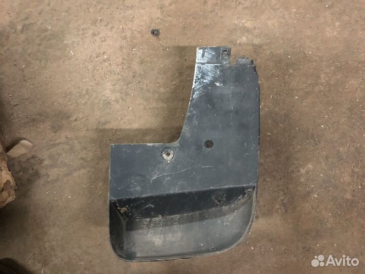 Mitsubishi pajero sport 2 брызговик