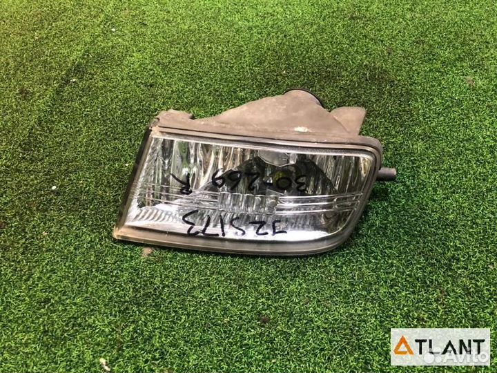 Туманка передняя правая toyota crown