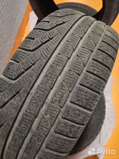 Pirelli Winter Sottozero 210 235/50 R19 99H