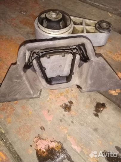 Подушка двигателя LDV