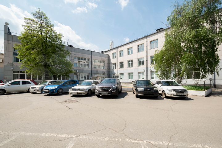 Здание, 2407.5 м²