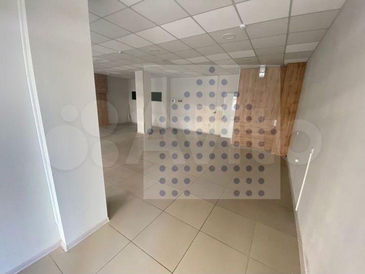 Коммерция 62 м² с арендатором, свой вход, ремонт