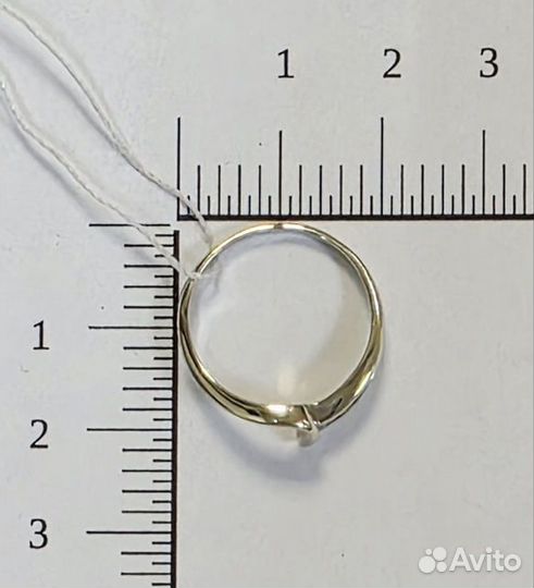 Золотое кольцо с камнем 17р