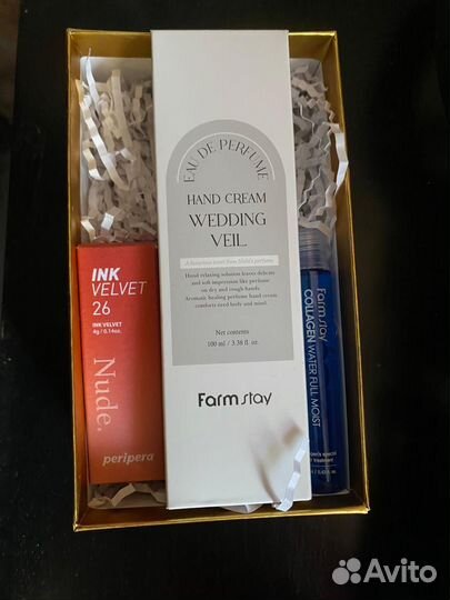 Подарочный набор уходовой косметики для женщины