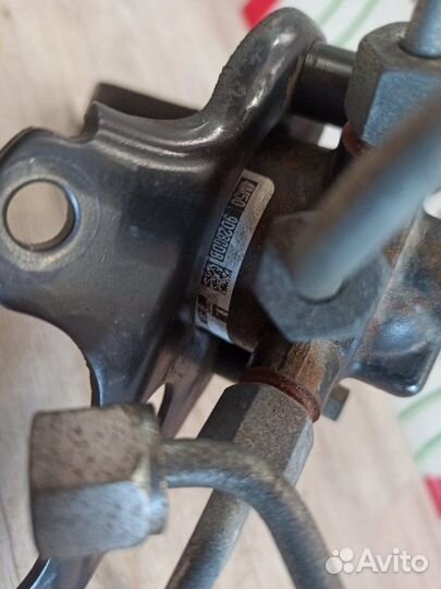 Топливный коллектор Ford Focus kkda 1.8 2007