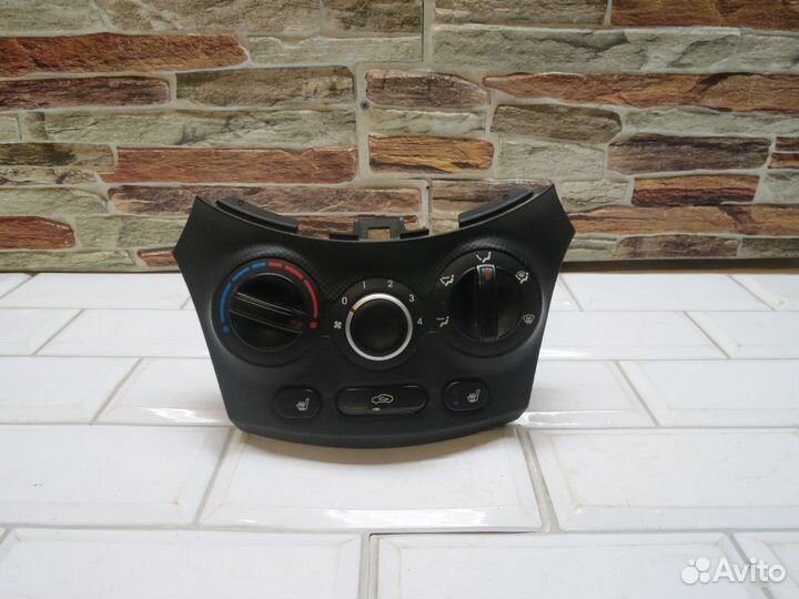 Блок управления отопителем Hyundai Solaris 2010