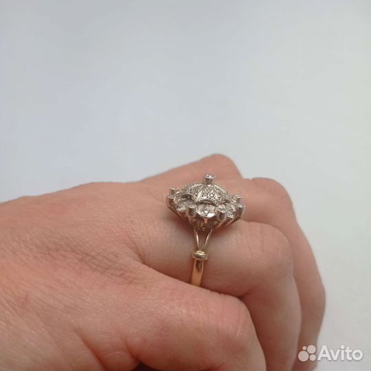 Золотое кольцо с бриллиантами