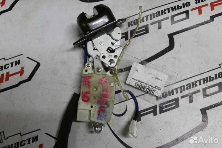 Замок багажника nissan X-trail NT30 PNT30 T30 С эл