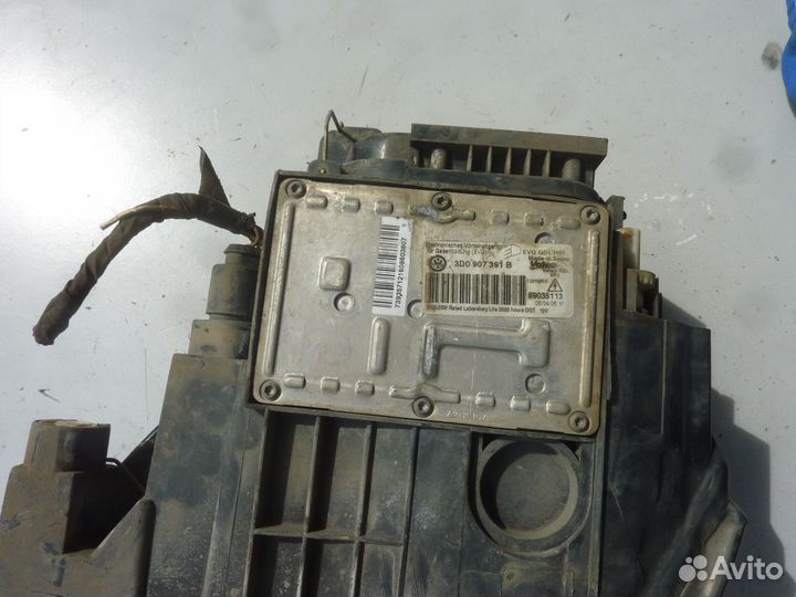 Фара ксенон адаптивная правая Volkswagen Passat B6