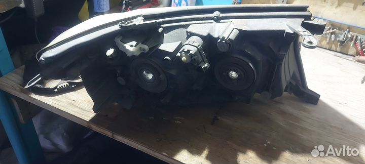 Фара toyota land cruiser 200 левая