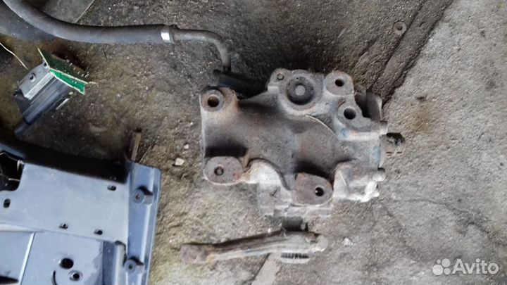 Рулевой редуктор Mercedes 202