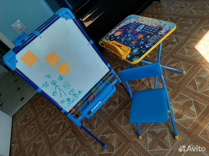 Детский стол и стул +доска