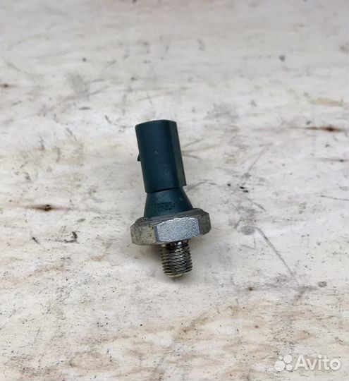 Датчик давления масла VAG 03C919081