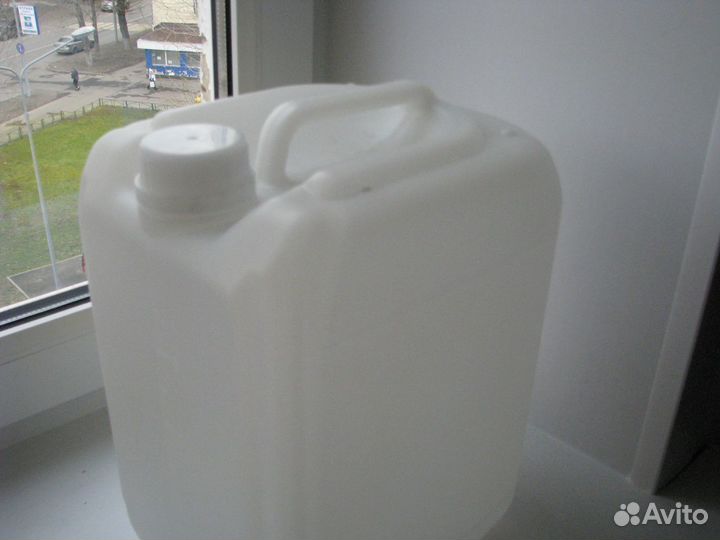 Канистры пластиковые бу 10 литров