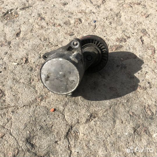 Натяжитель ремня Мерседес Спринтер 6112000370