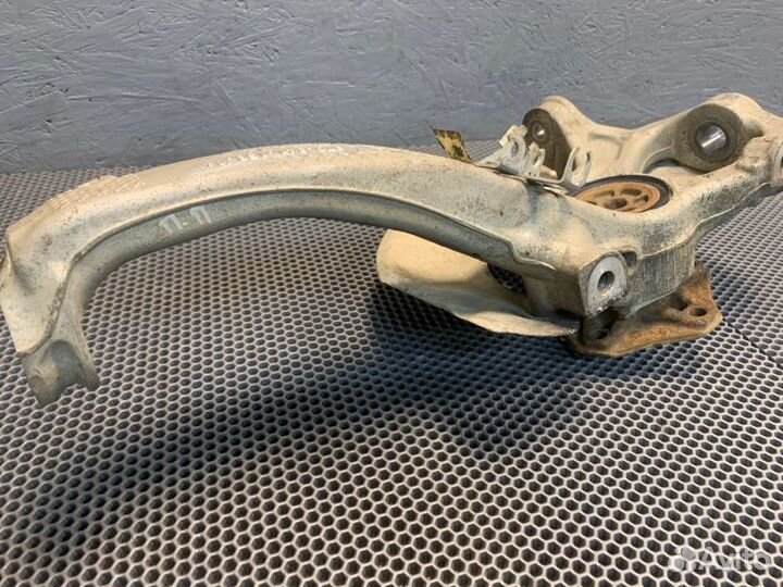 Кулак поворотный передний правый Porshe Panamera