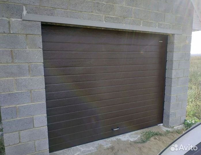 Гаражные ворота дамаст под ключ