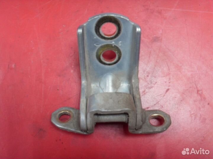 Петля двери нижняя Nissan Almera Classic (B10)