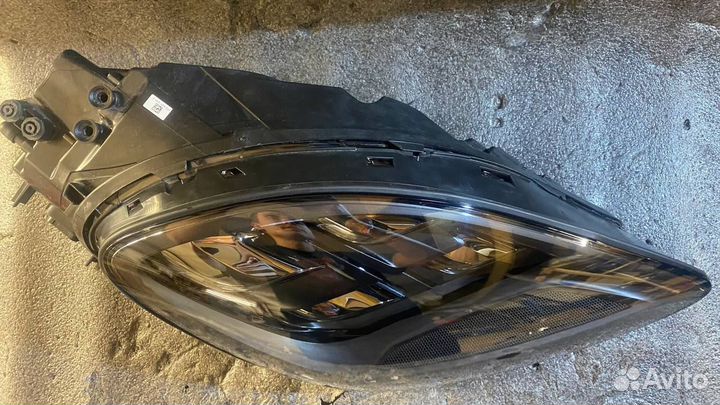 Правая фара Porsche Cayenne 959