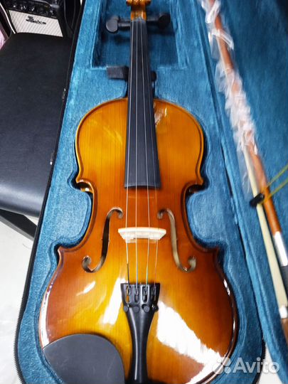 Скрипка 4/4 в комплекте flight FV-44